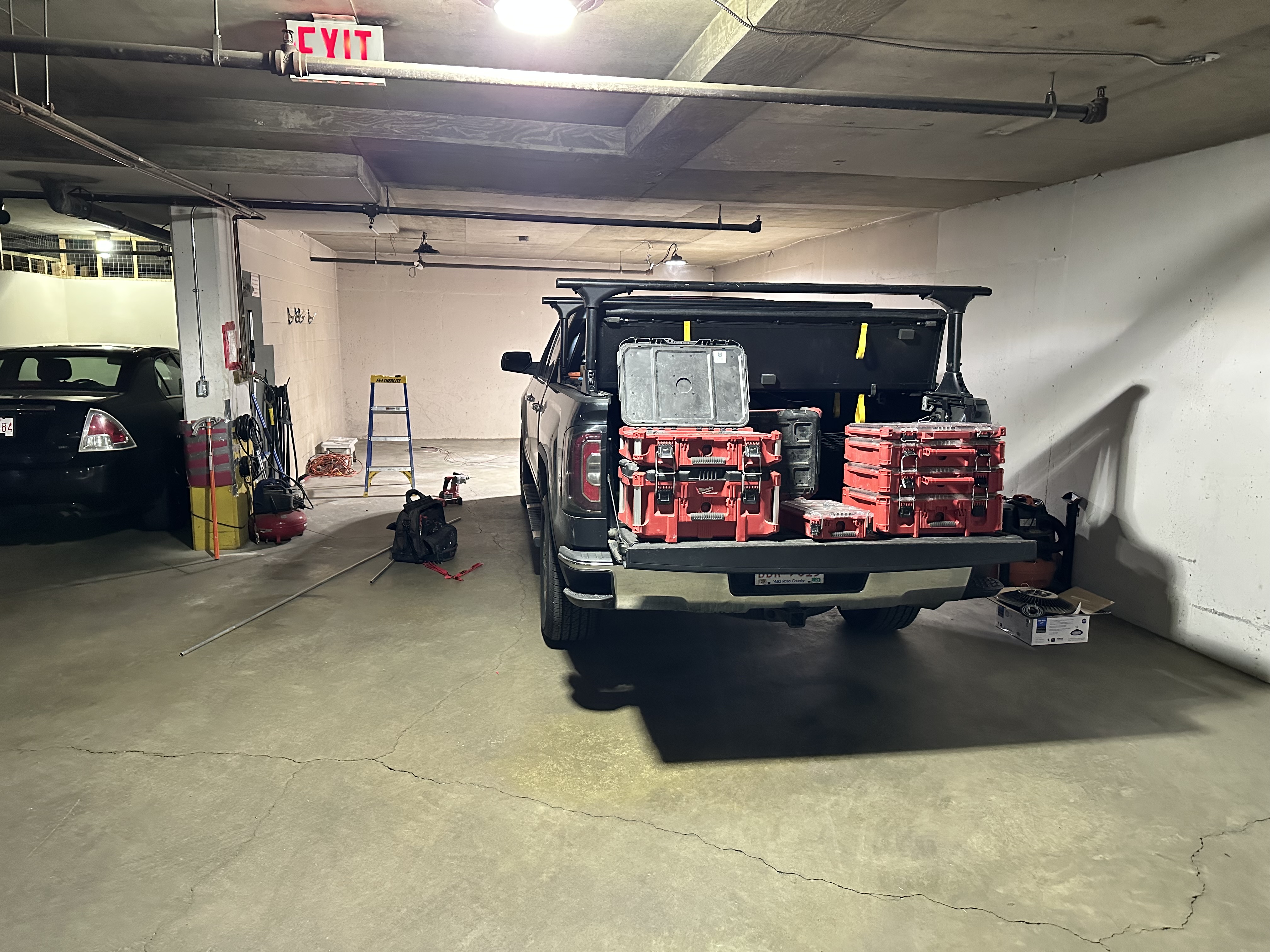 electrical garage repair truck pitbull