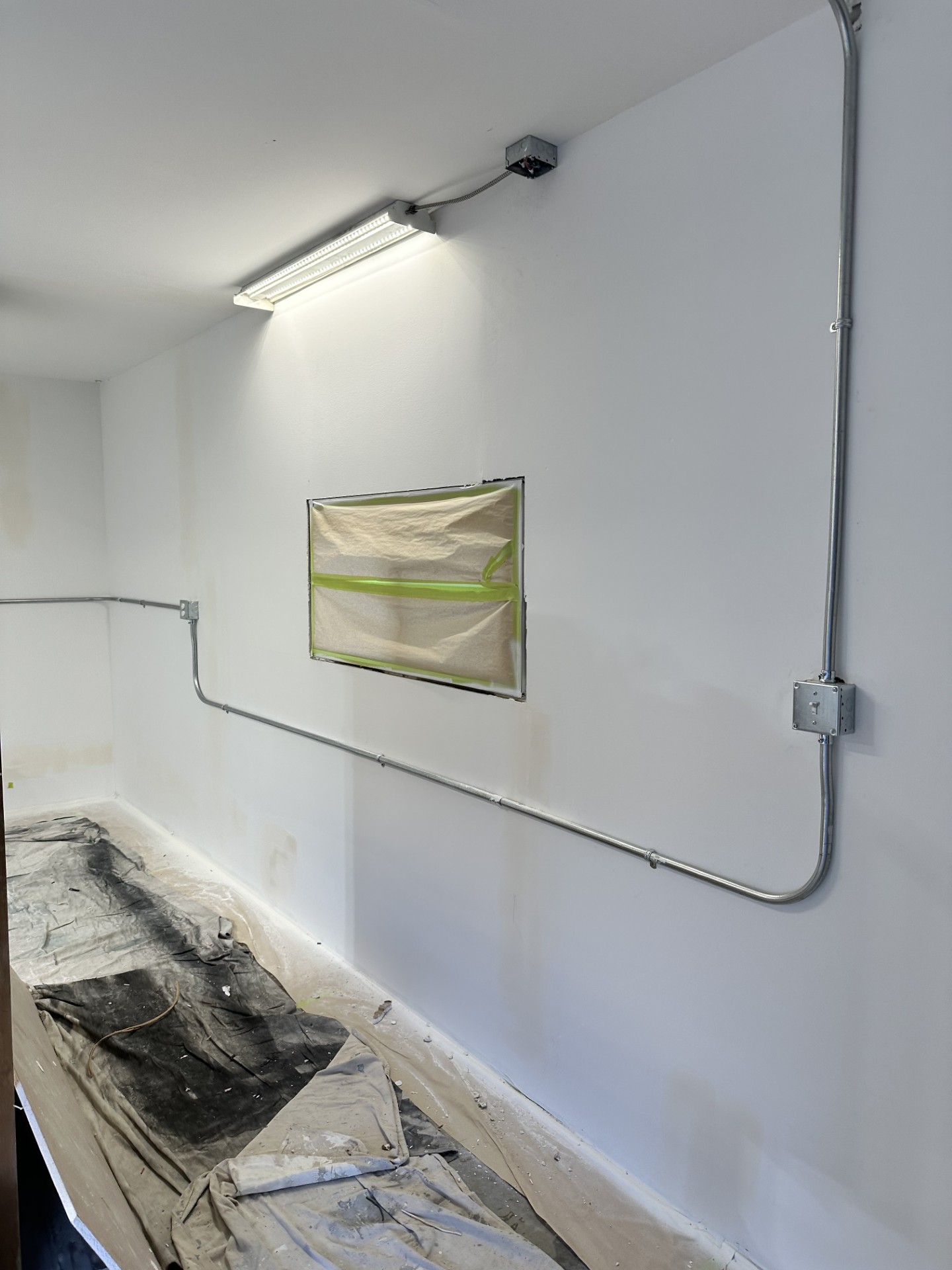 garage light plug electrical